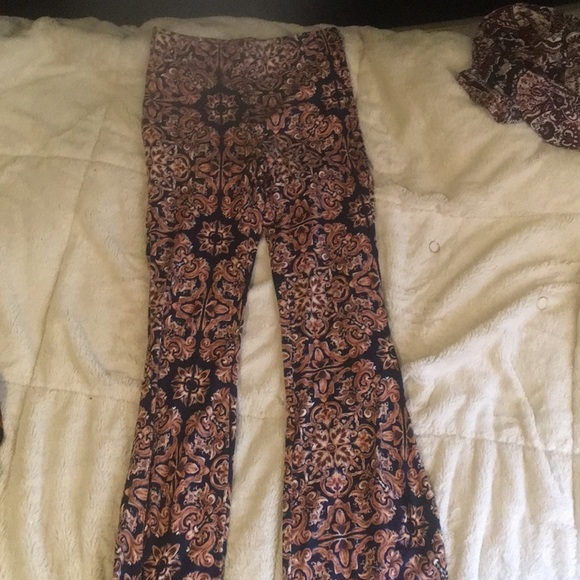 Forever 21 Pants - Flared leggings